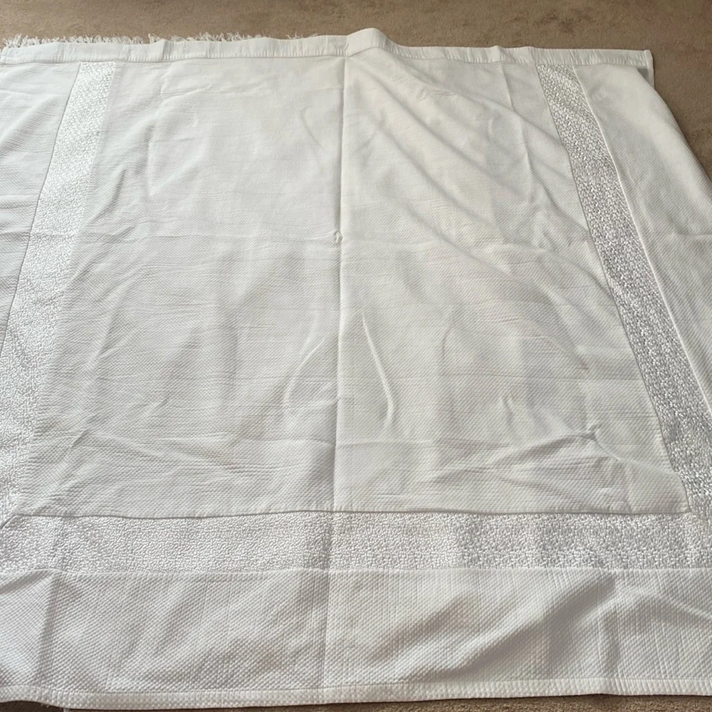 White bathroom curtain 67/67in